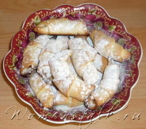 В самом деле, сладкие ананасы с куриным мясом это смело