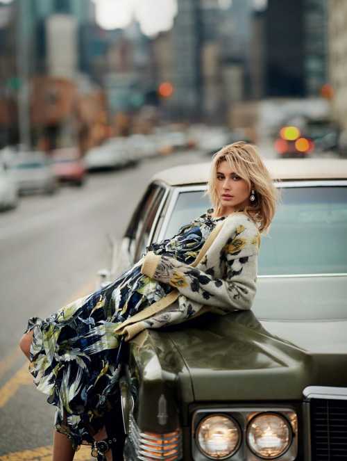 Хейли Болдуин украсила обложку британского ELLE фото