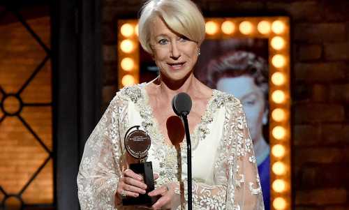 Выделите ее и нажмите одновременно клавиши и поделиться