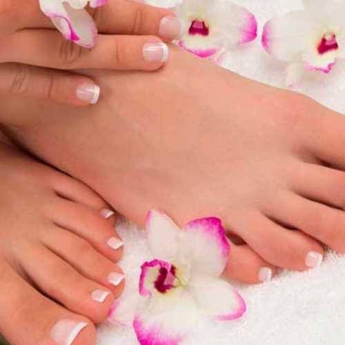 Вода в такой ванночке должна быть горячей