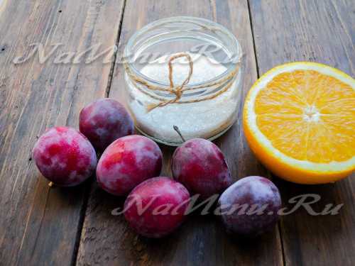 Увариваем сироп из сахара и апельсинового сока до уменьшения на часть