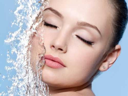 Как увлажнить обезвоженную кожу лица: ТОП