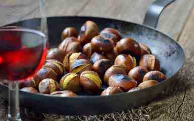 При введении в рацион питания каштанов обязательно проконсультируйтесь со специалистом, дабы не нанести вред своему здоровью