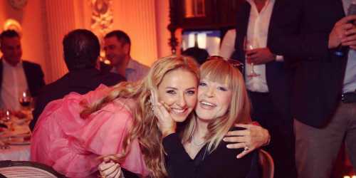 Киркоров пел для Навки на коленях