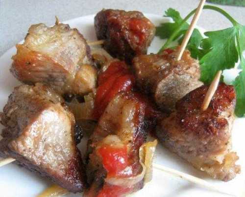 Жарится шашлык обычно полчаса