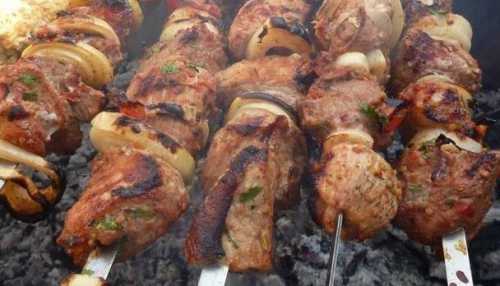 В них содержится достаточное количество хлорогеновой кислоты, которая превращается в хининовую кислоту при остывании