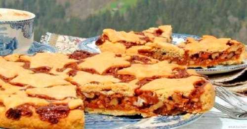 Обмазать этой смесью верх торта