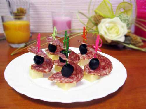 Рецепты канапе с сыром, секреты выбора