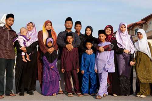 Её союзниками являются флот и армия