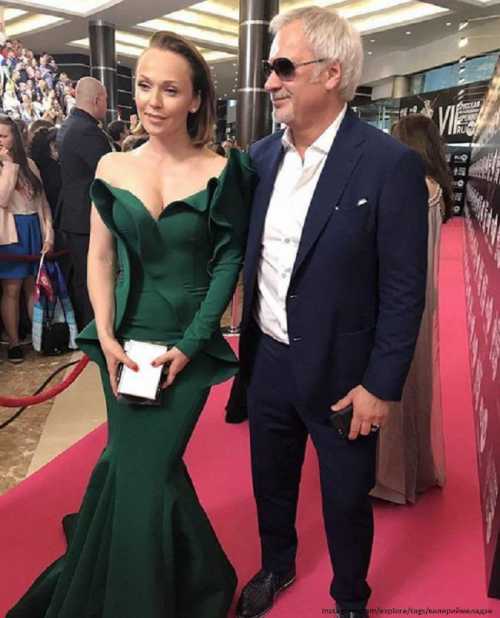 И любит на это ссылаться, когда пытается оправдать свои резкость и нетерпимость, характеризует