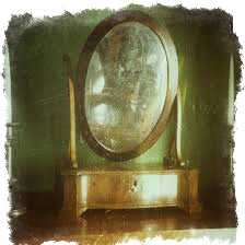 Как очистить зеркало от негативной энергии