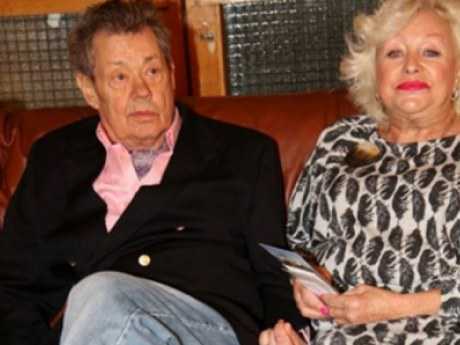 Жена Караченцова была готова похоронить мужа