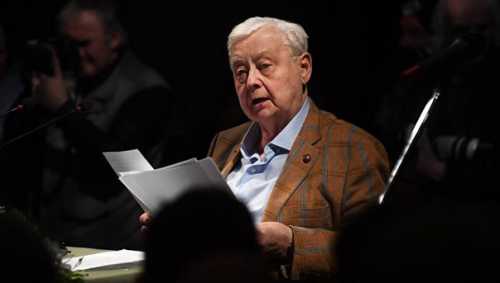 Олега Табакова не спешат выписывать из Первой градской