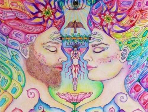 Если представить себе циферблат, то стрелка должна указывать на два часа это характерное обозначение силы бога войны