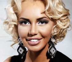 Диагностировать проблемы можно по жгучей острой боли в грудной клетке