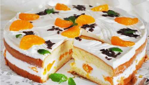 Поэтому для бисквитного торта с фруктами и предсказуемого результата, я всегда готовлю крем из взбитых сливок