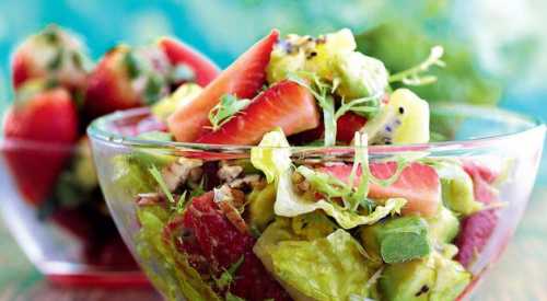 В рецептике этого легкого блюда записаны свежие огурчики, которые в сочетании с рукколой и маслинами придают салату особую пикантность коктейля из морепродуктов г рукколы огурчика свежихоливки чл свежевыжатого лимонного сока автор сюжета