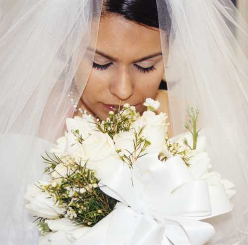 Некоторые мужчины возмущаются, что женщины не выбираются финансово неустойчивых мужчин для долгосрочных отношений