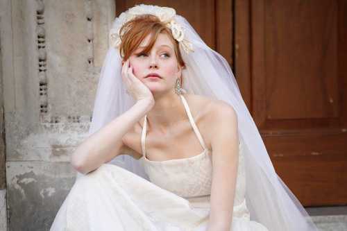 И теперь только в некоторых социальных группах сохраняется первоначальное значение семьи