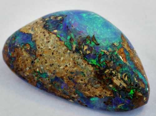 Черная разновидность хрусталя называется морион