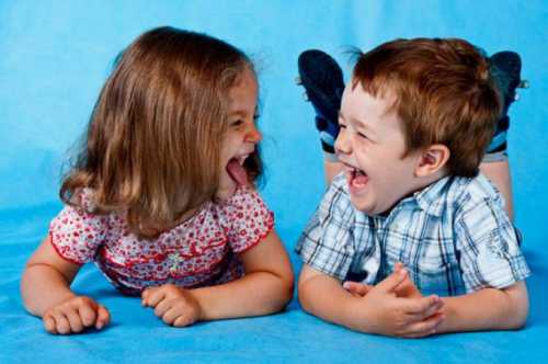 Смех помогает ребенку развиваться