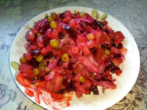 Небольшую репчатую луковицу очистите