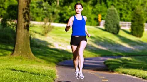 Занятия для активизации работы сердца, особенно на улице или в другом месте на свежем воздухе, улучшают на кровоснабжение всех органов, в том числе простаты так называемого второго сердца мужчин