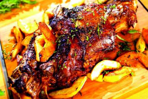 Желательно, чтобы она полностью покрыла все мясо