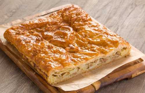 Когда все ингредиенты обжарятся, выключаем пламя, пусть эта часть начинки остынет