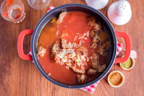 </p><p></p><p>В рамках данного рецепта мы предлагаем вам взять на вооружение соус томатный, который можно легко и просто сделать самостоятельно