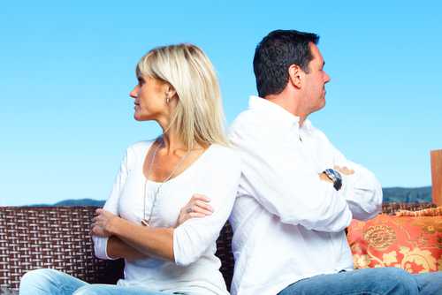 Ты сидишь с книжкой на диване, он за компьютером