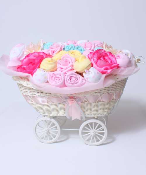 Набор постельного белья в кроватку точно пригодится и будет в использовании не один год