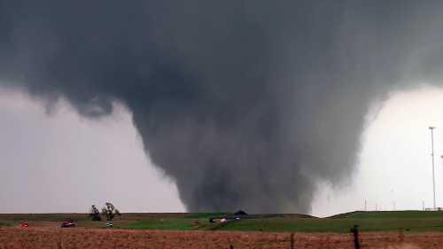 Согласно болгарским и польским поверьям, Моры души людей, умерших без исповеди, похороненных с нарушением погребального ритуала, а также детей некрещеных или неправильно окрещенных младенцев