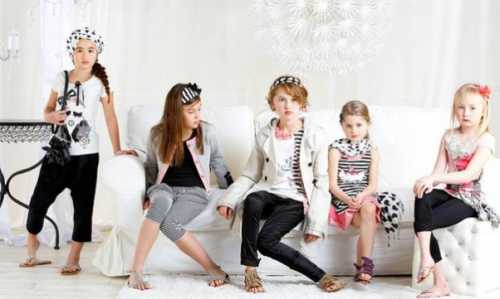 У свободного покроя есть свои преимущества можно сконструировать какойнибудь оригинальный элемент, например, шлицу сзади или рукав летучая мышь