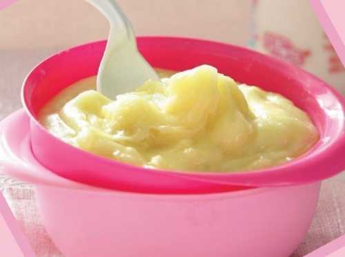 Тушим, периодически перемешивая, на умеренном огне минуты три