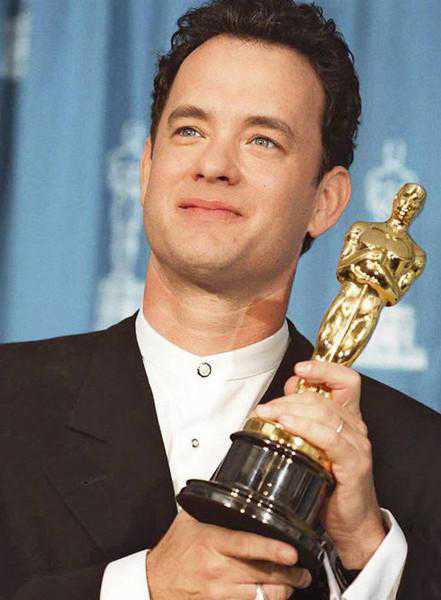 Проведя конец х в занимательных житейских приключениях до достижения совершеннолетия она успела бросить школу, стать моделью, сняться для журнала нагишом, уехать в