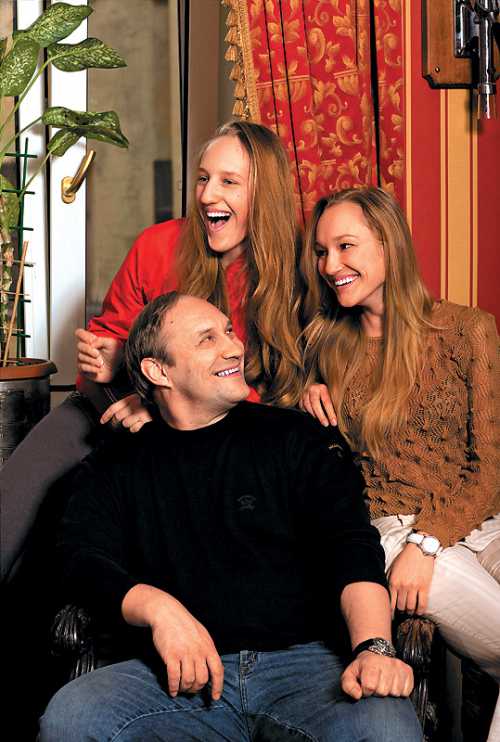 Этот фильм был примечательным в том отношении, что именно здесь впервые отметились такие начинающие актеры, как