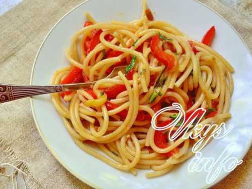 Выбери рецепт макарон  с помидорами, а также