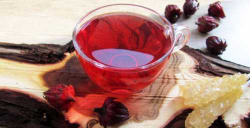 Большая польза еще от чая каркаде в том, что он помогает при болезнях печени, почек