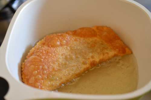 Рецепты дрожжевых чебуреков, секреты выбора