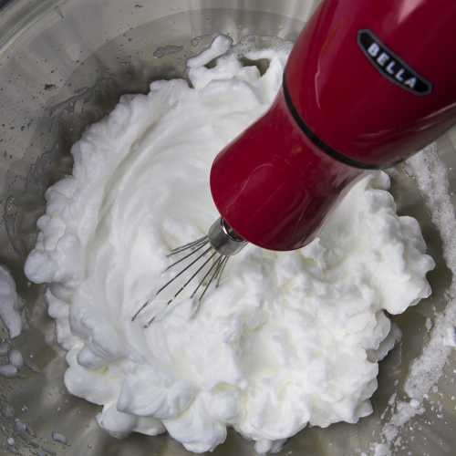 Рецепты правильного взбивания белков, секреты