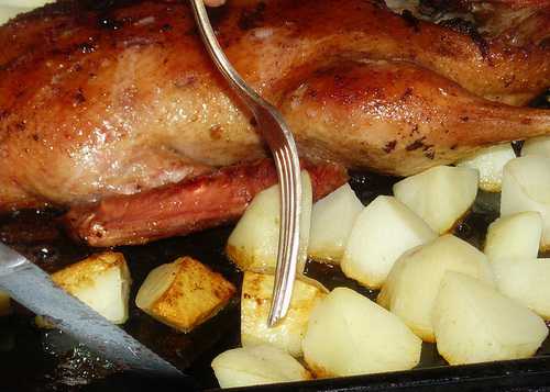 Давайте и мы приготовим утиные окорочка по мотивам французской кухни