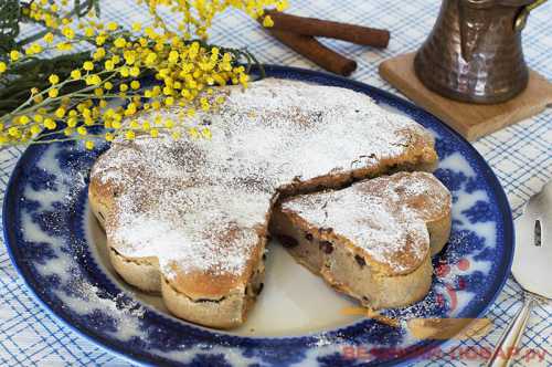 Вам понадобится яблоки штбанан средний измельченные грецкие орехи стлсахар стакан молоко стакан мука стакана разрыхлитель г растительное масло стл