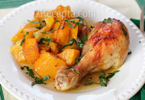 Половинки тыквы разрезать на сантиметровые кусочки