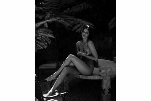 Конечно, это помогло мне так быстро получить гринкарту, говорит она