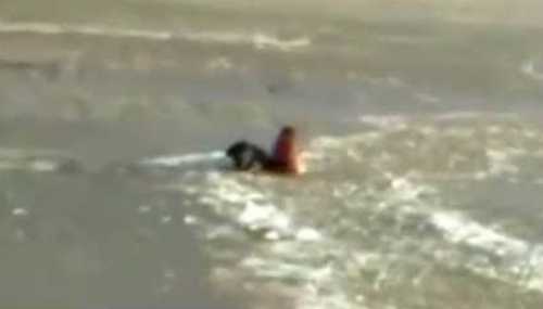 Я осталась, так как никуда не спешила и хотелось хоть чемто помочь