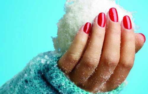 От холодного ветра и мороза губы шелушатся и трескаются