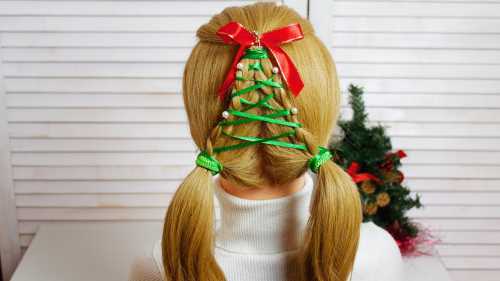 Остальные волосы соберите в хвост и наденьте поверх него бублик