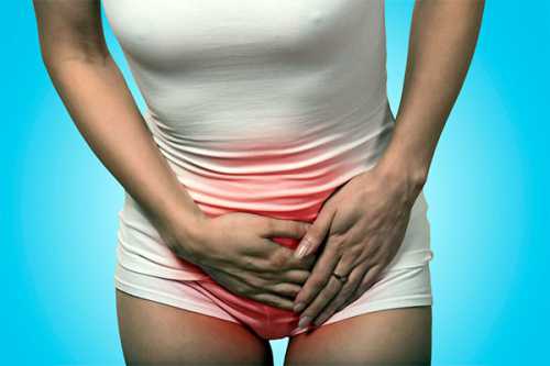 Это резкий дискомфорт внизу живота, который затрагивает прямую кишку и крестец