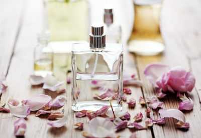 Лучшие парфюмы, которые перебьют сигаретный запах